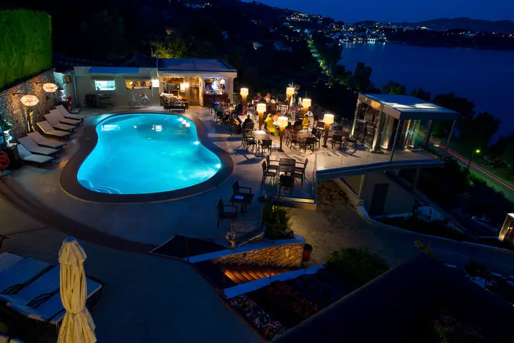 The pool and the terrace in the evening